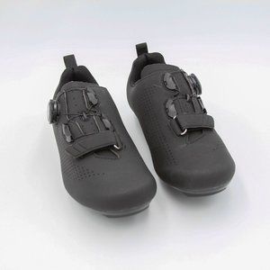 Chebao cycling shoes w/ cleet hardware Black Sz- 39